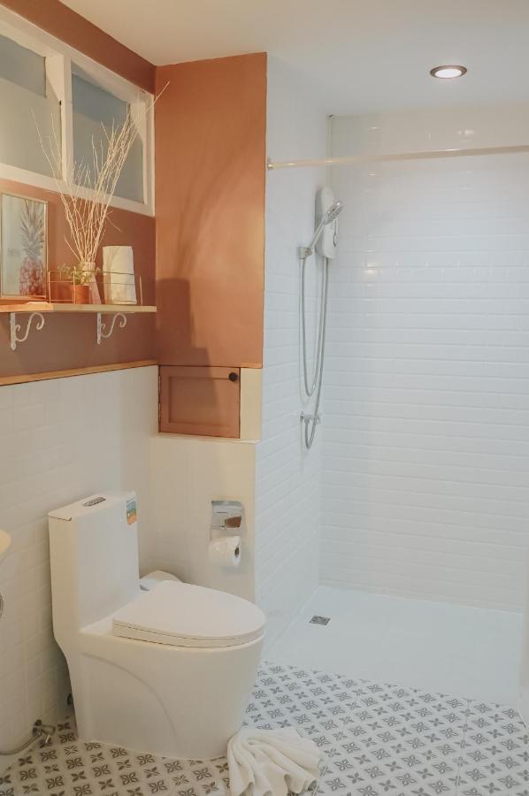 Отель Thira House Карон Экстерьер фото
