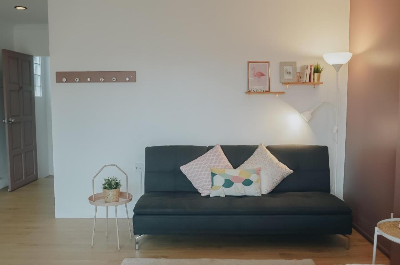 Отель Thira House Карон Экстерьер фото