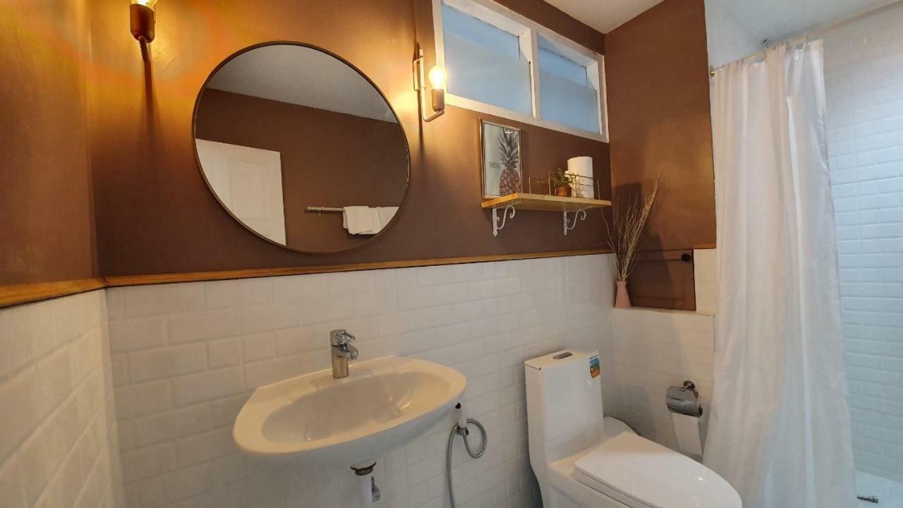 Отель Thira House Карон Экстерьер фото